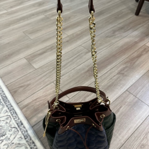 Sara Burglar Bucket Bag - Picture 2 of 5